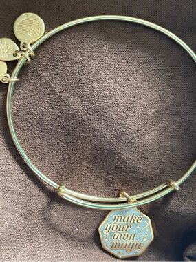 Inspirational 'Make Your Own Magic' Gold Tone Charm Bangle